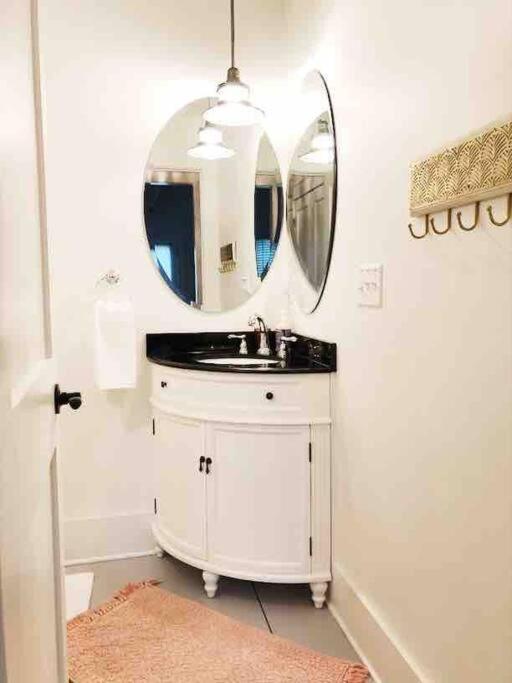 Liz Lane Cottage- Entire Guesthouse Charleston Esterno foto